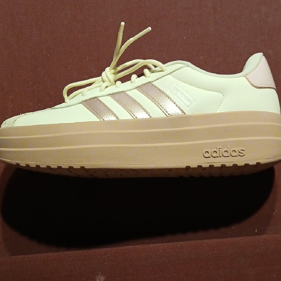 Adidas Off-White And Metallic Pink Platform Sneakers. NWT Retail 85.00. - Picture 1 of 6